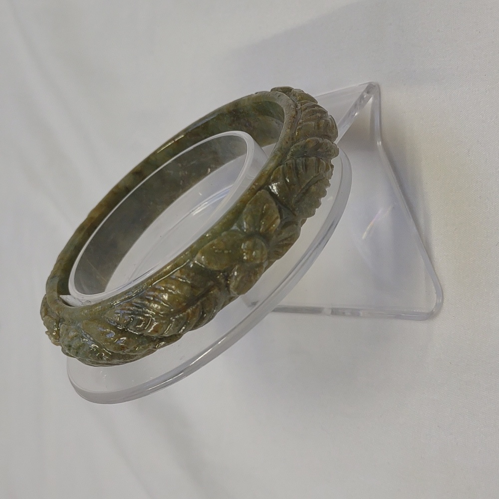 Jadeite bangle - Picture 2 of 4